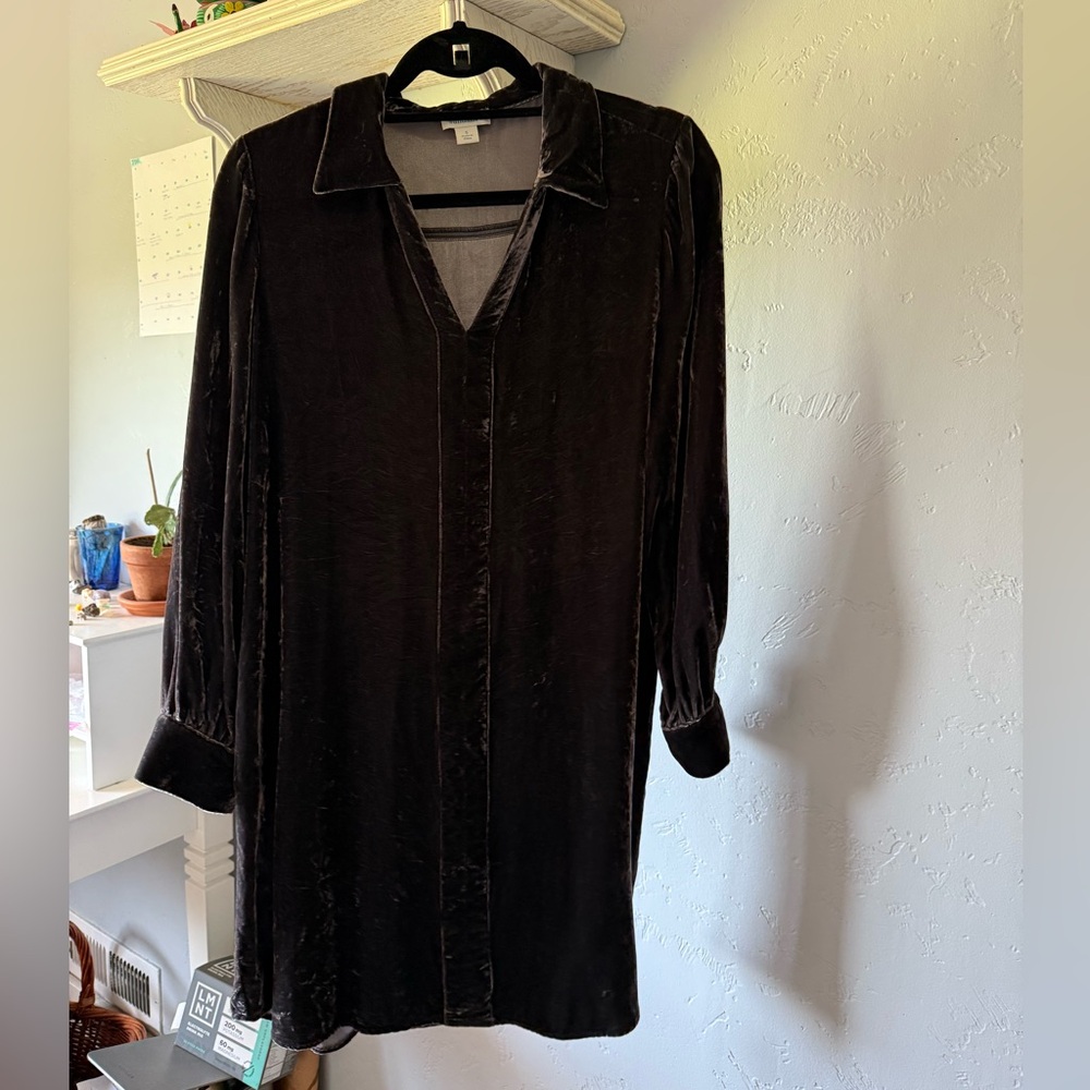 Elegant Sundance Hendrix Velvet Dress in Black